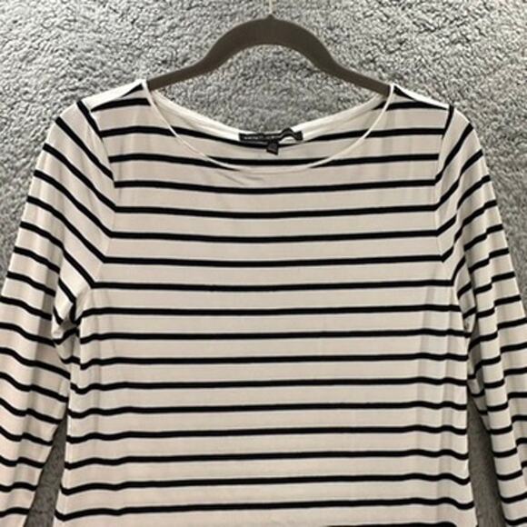 White House Black Market Small Black White Shirt Blue Embroidered Cuffs Eyelits - Picture 5 of 10